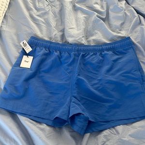 NWT Aritzia Tna BIG EASY 3” shorts